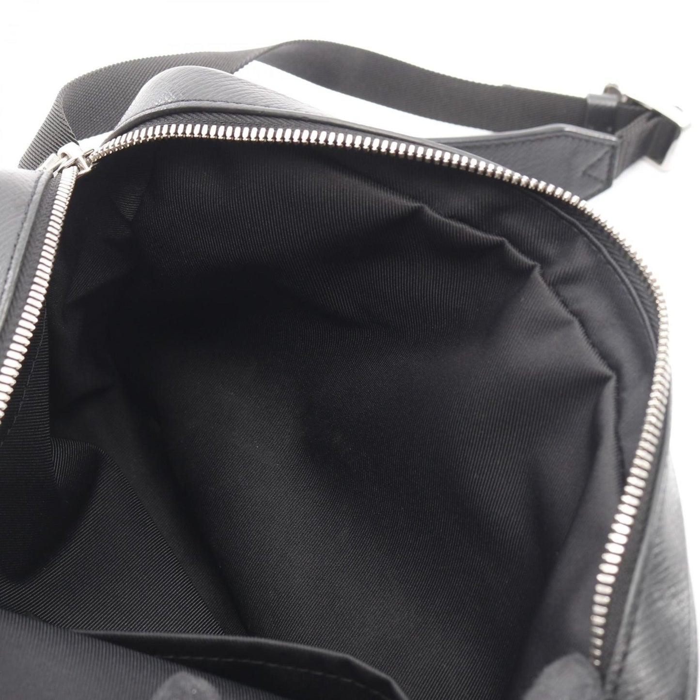 Louis Vuitton Outdoor Messenger Pm Taiga Noir Shoulder Bag