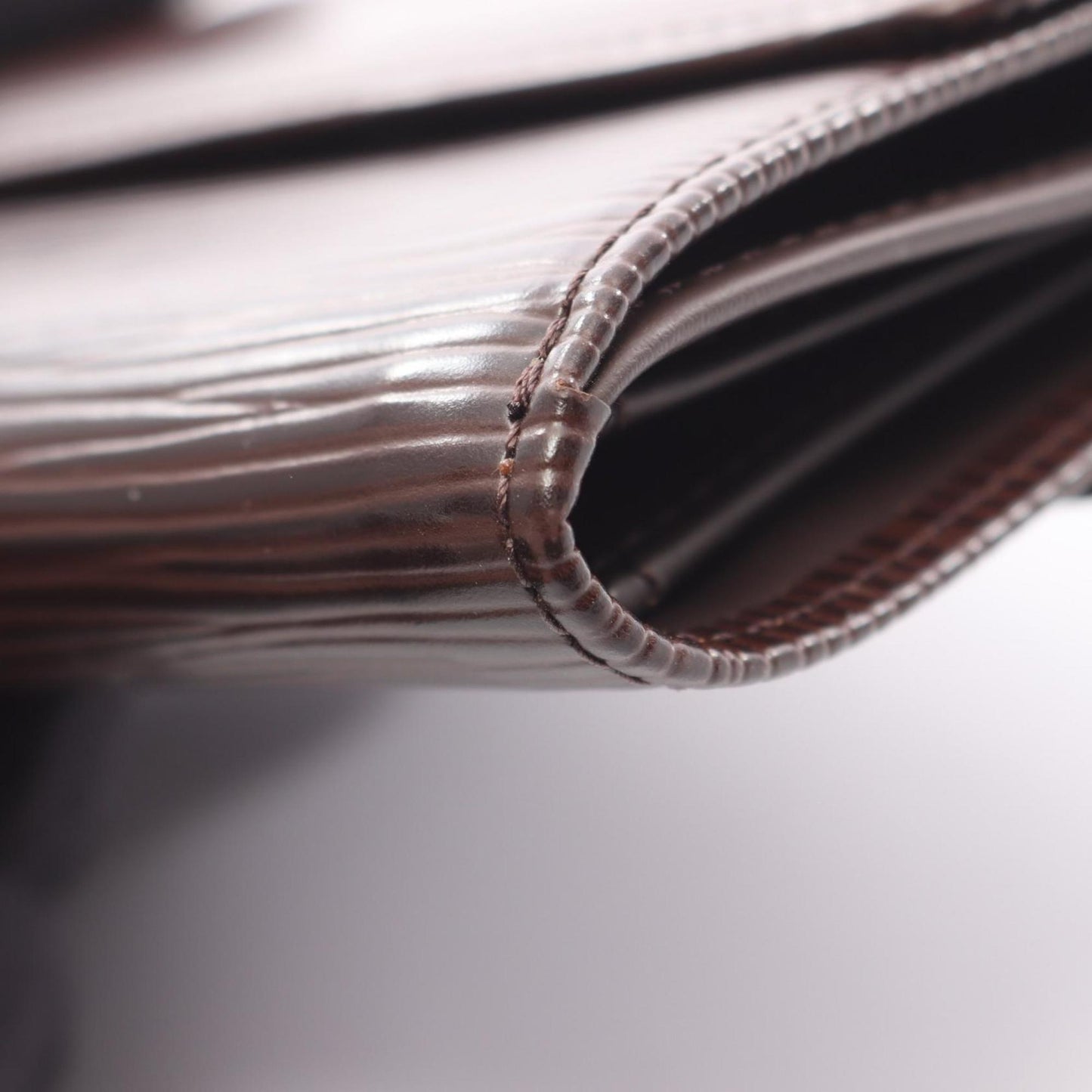 Louis Vuitton Porte-Monnaie Bi-E Carte Credit Double-Hook Wallet