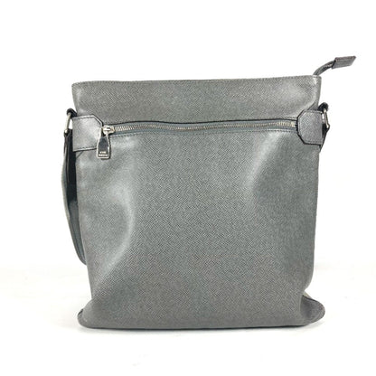 Louis Vuitton M32630 Taiga Sasha Bag Crossbody Pochette Shoulder Leather