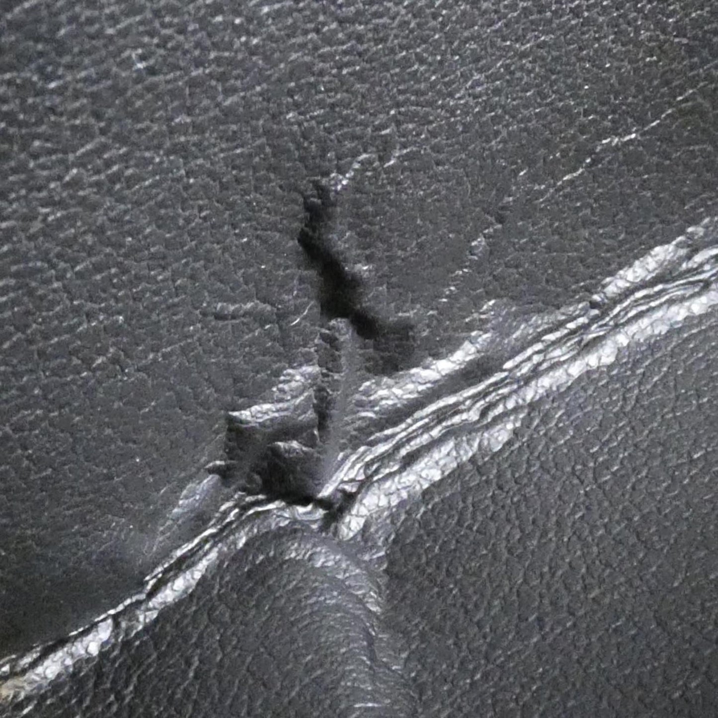 Leather Louis Vuitton Clutch Bag