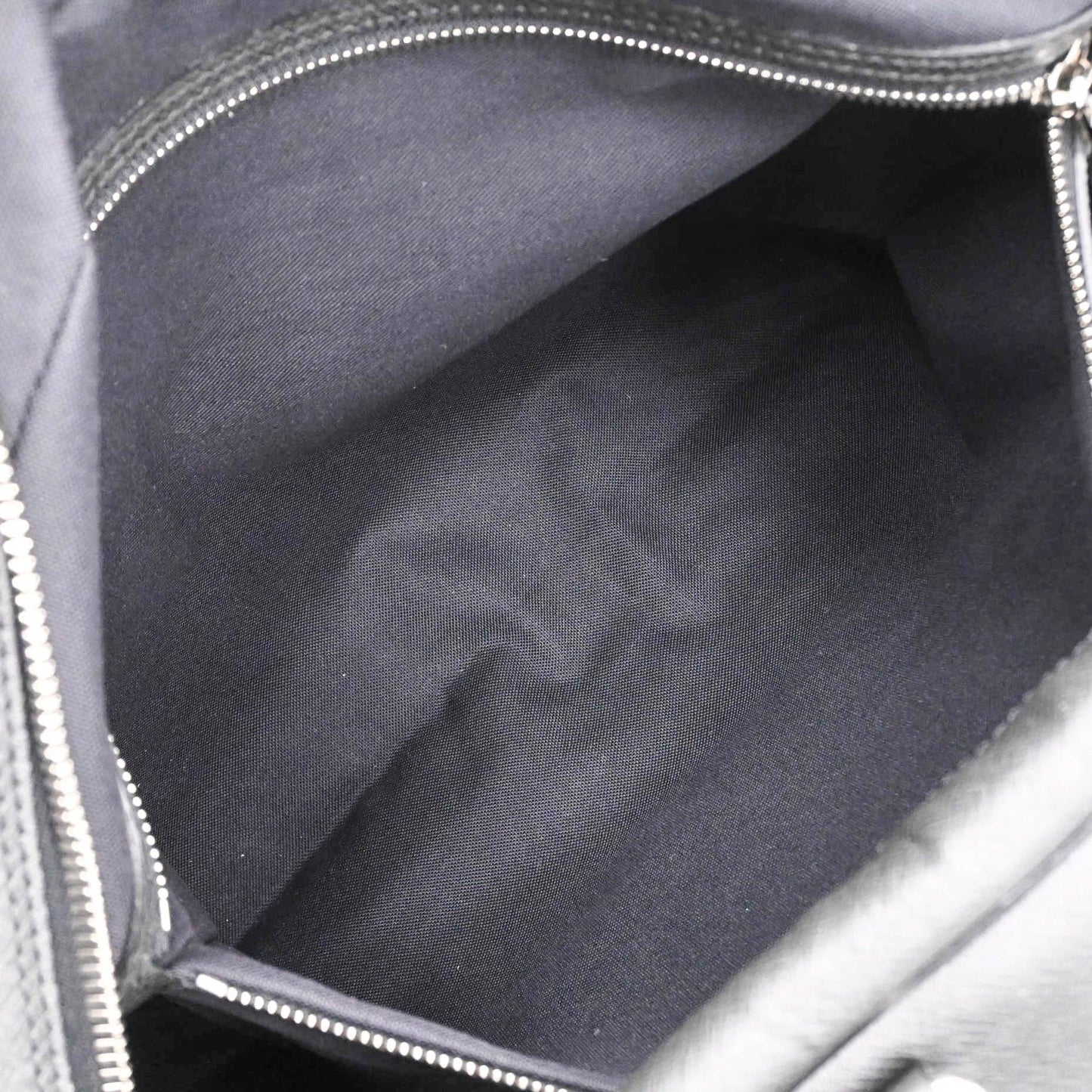 Louis Vuitton Neo Kendall Taiga Boston Bag In Black Leather
