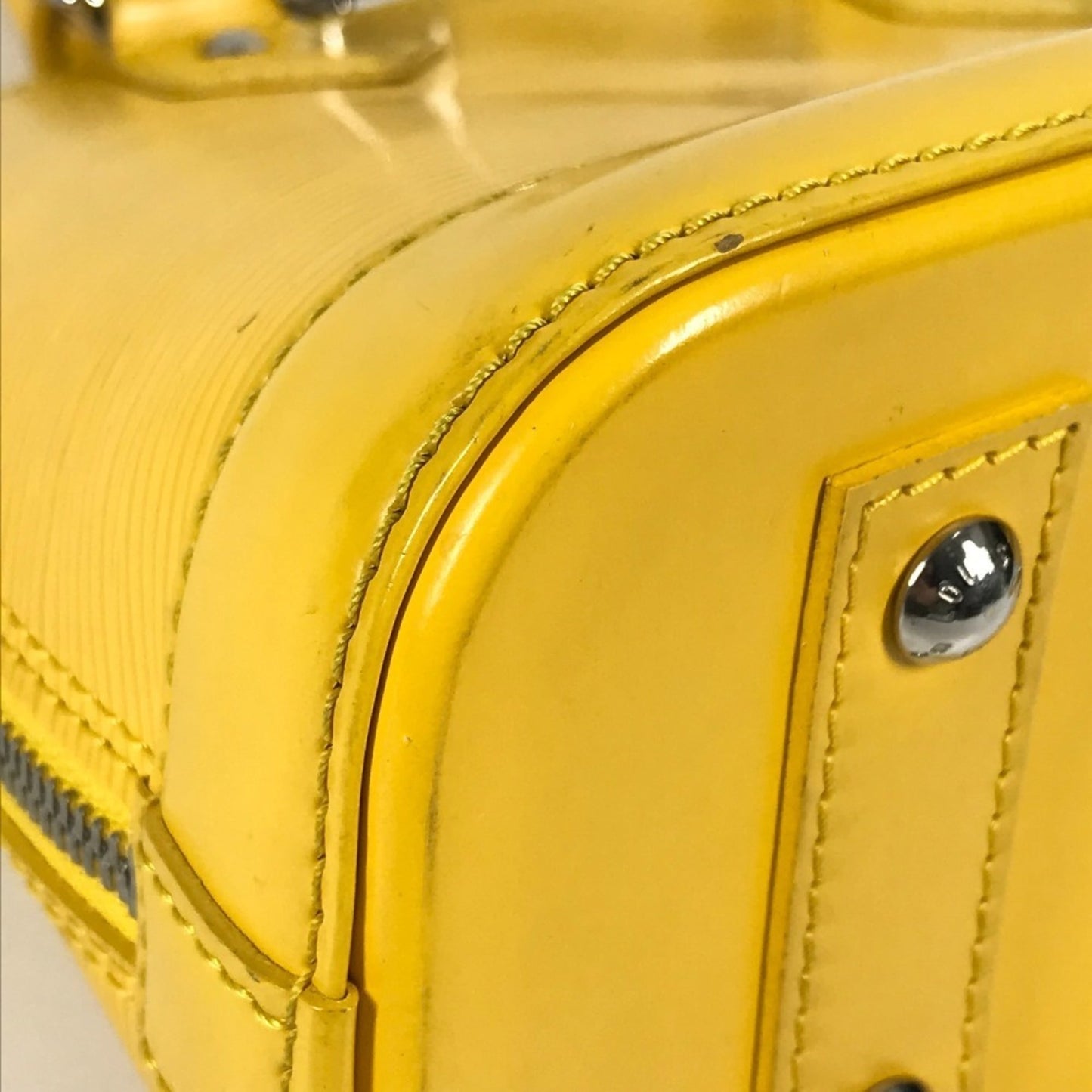 Shoulder Bag Epi Leather - Louis Vuitton Handbag