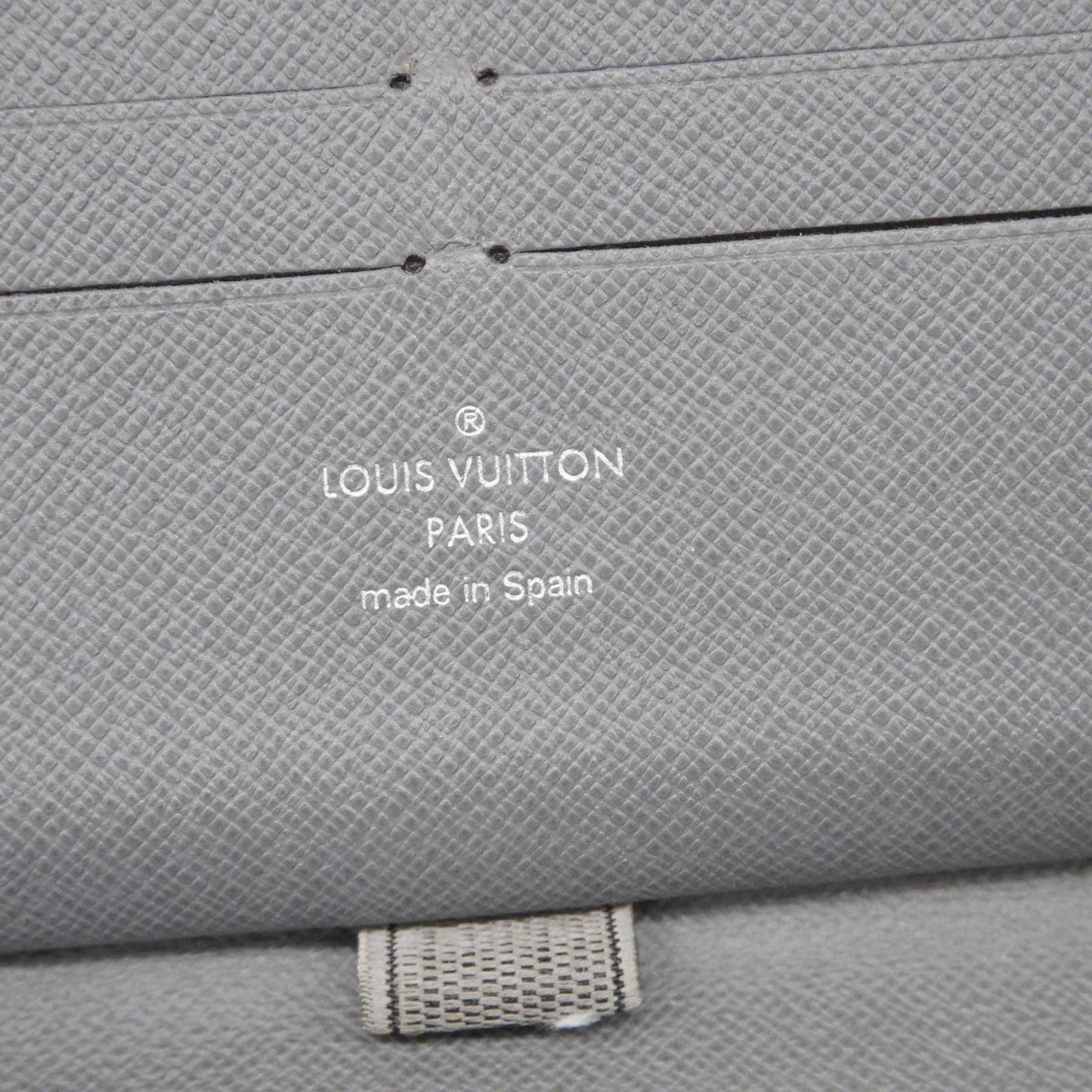 Louis Vuitton Taiga Zippy Organizer Long Wallet M30517 Glacier