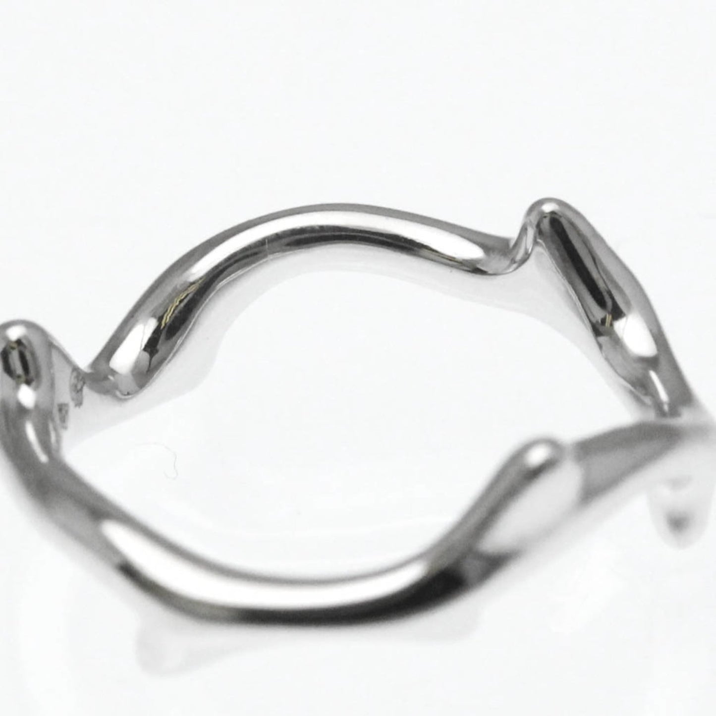 Christian Dior Bois De Rose Ring White Gold (18K) Fashion No Stone Band Ring Silver