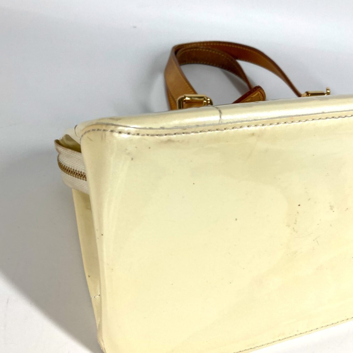 Louis Vuitton M93508 Monogram Vernis Rosewood Avenue Shoulder Bag