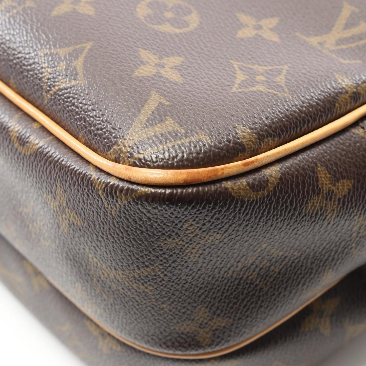 Louis Vuitton Reporter Pm Shoulder Bag