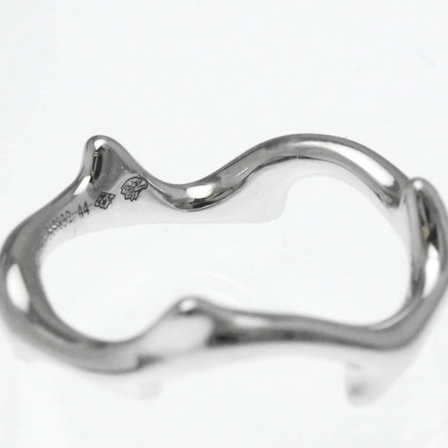 Christian Dior Bois De Rose Ring White Gold (18K) Fashion No Stone Band Ring Silver