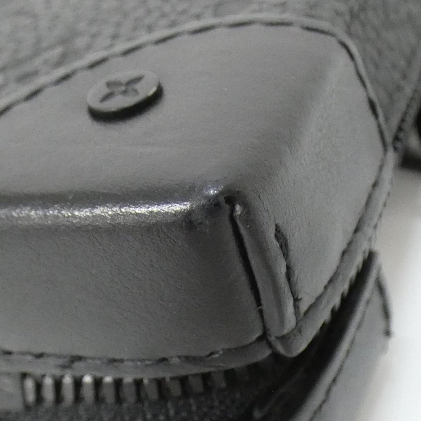 Louis Vuitton Taurillon Monogram Soft Trunk Wallet M80224 Shoulder Bag