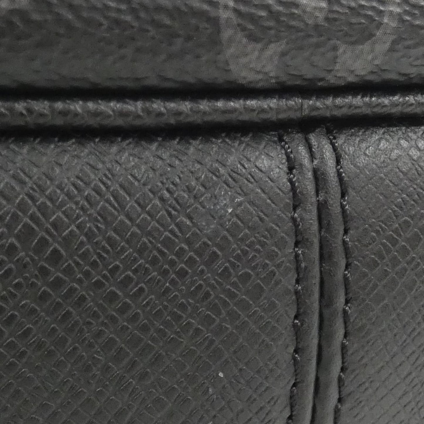 Louis Vuitton Taiga Lama Bum Bag Outdoor M30245 Shoulder