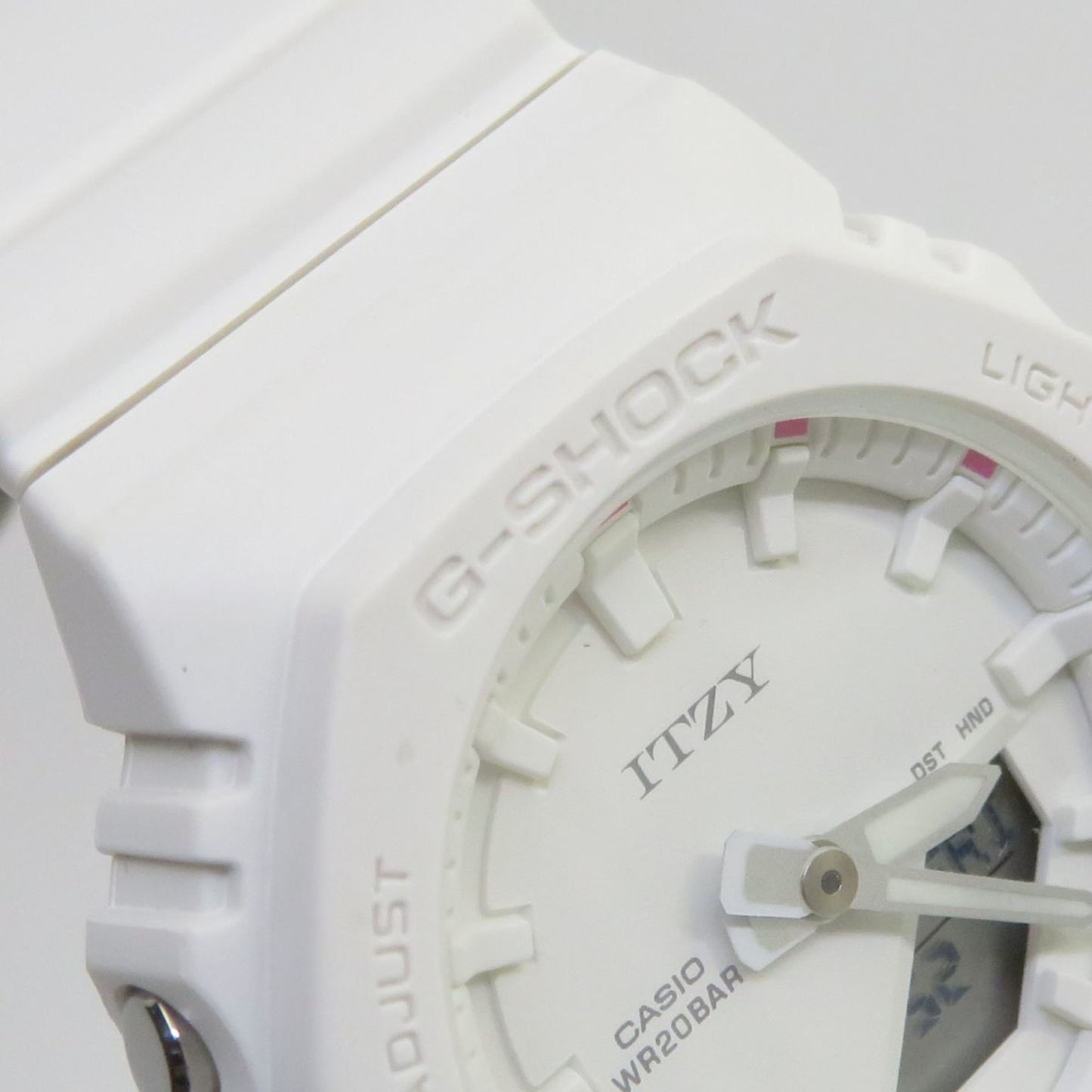 Casio G-Shock Compact Size Itzy Collaboration Model Gma-P2100It-7Ajr