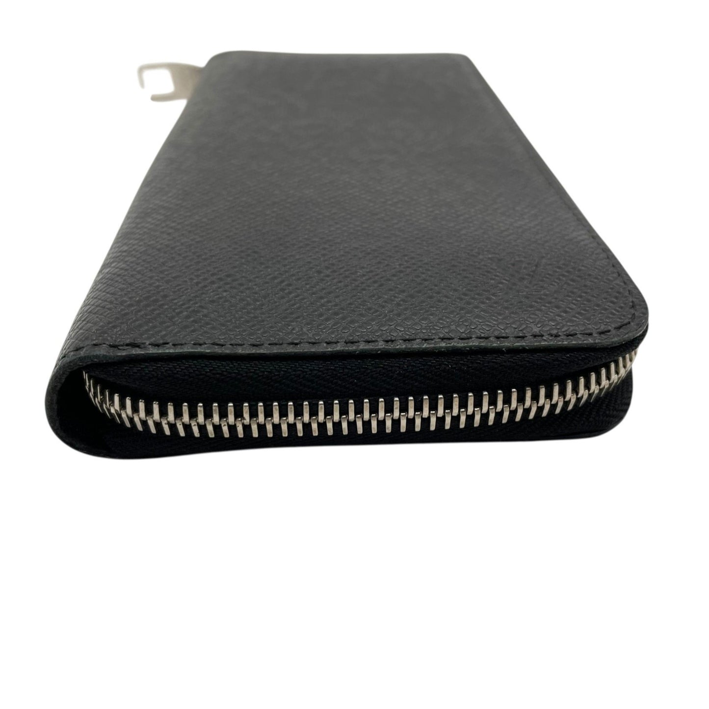 Louis Vuitton Taiga Zippy Wallet Vertical M32822 Long In Noir Black Leather With Silver Hardware