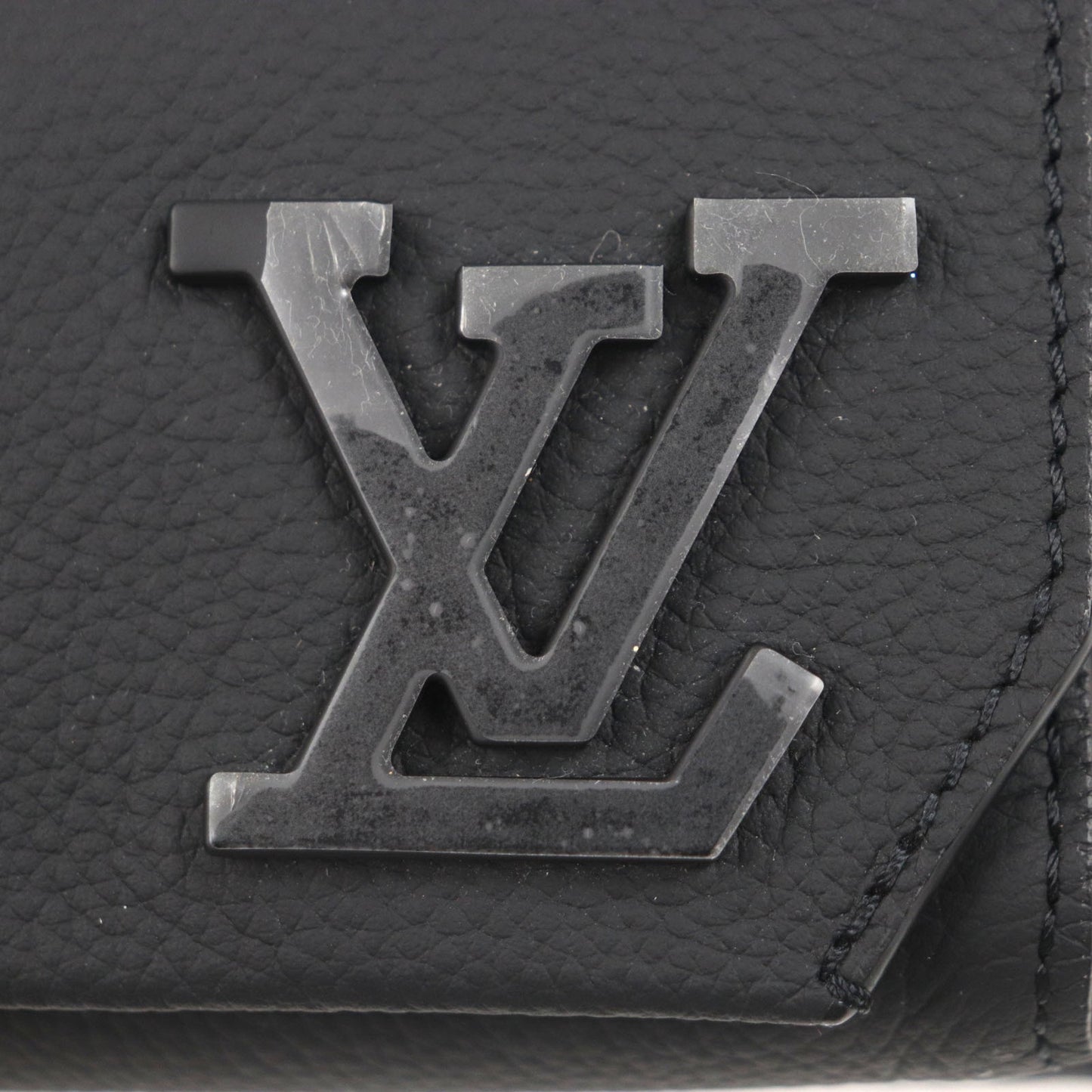 Louis Vuitton M57081 Lv Aerogramme Take-Off Sling Grained Leather Body Bag
