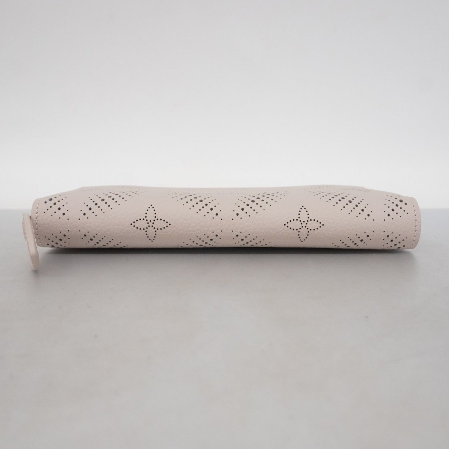 Louis Vuitton Mahina Zippy Wallet M13469 Bloom Gray Pink