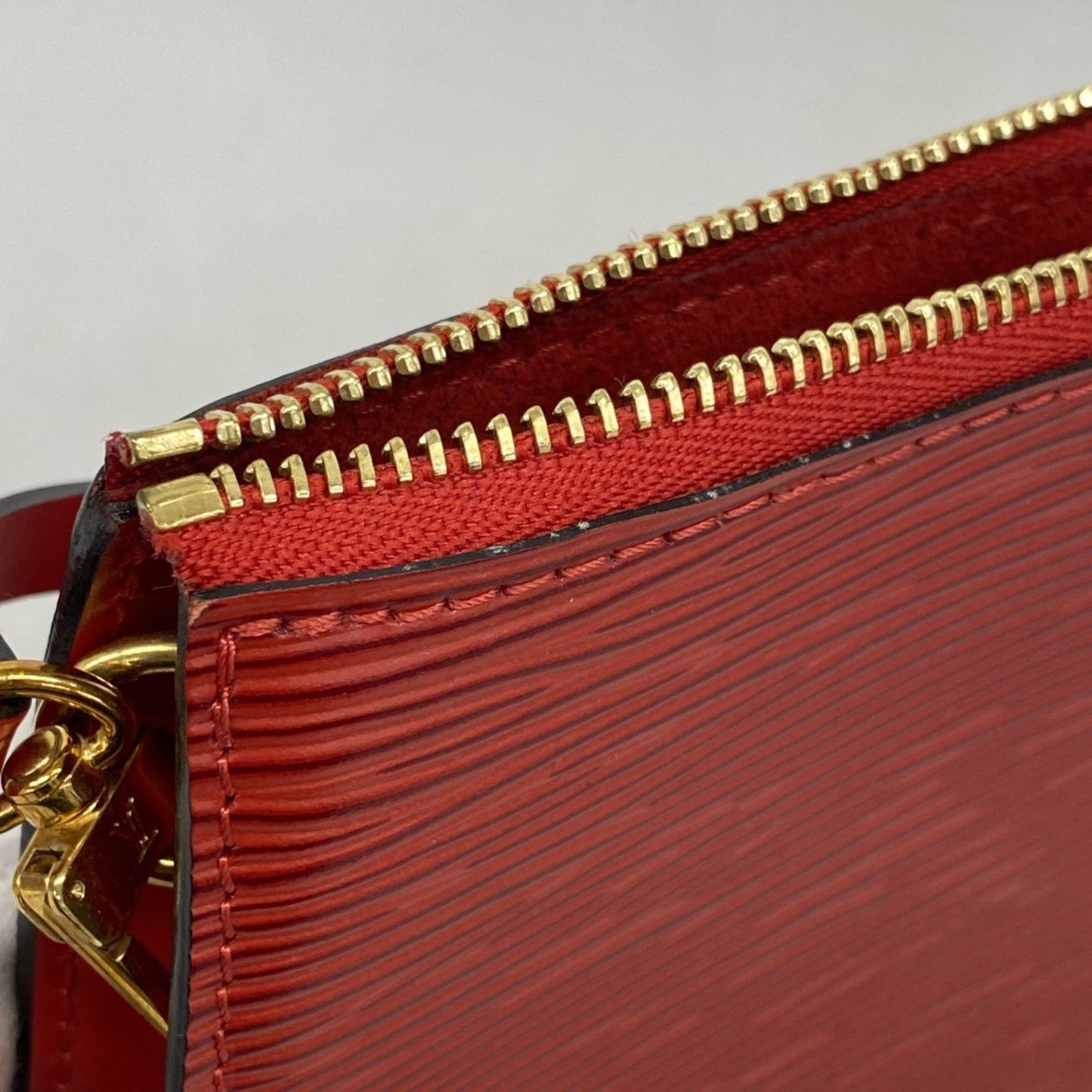 Louis Vuitton Epi Pouch Accessoires M52947 Castilian Red