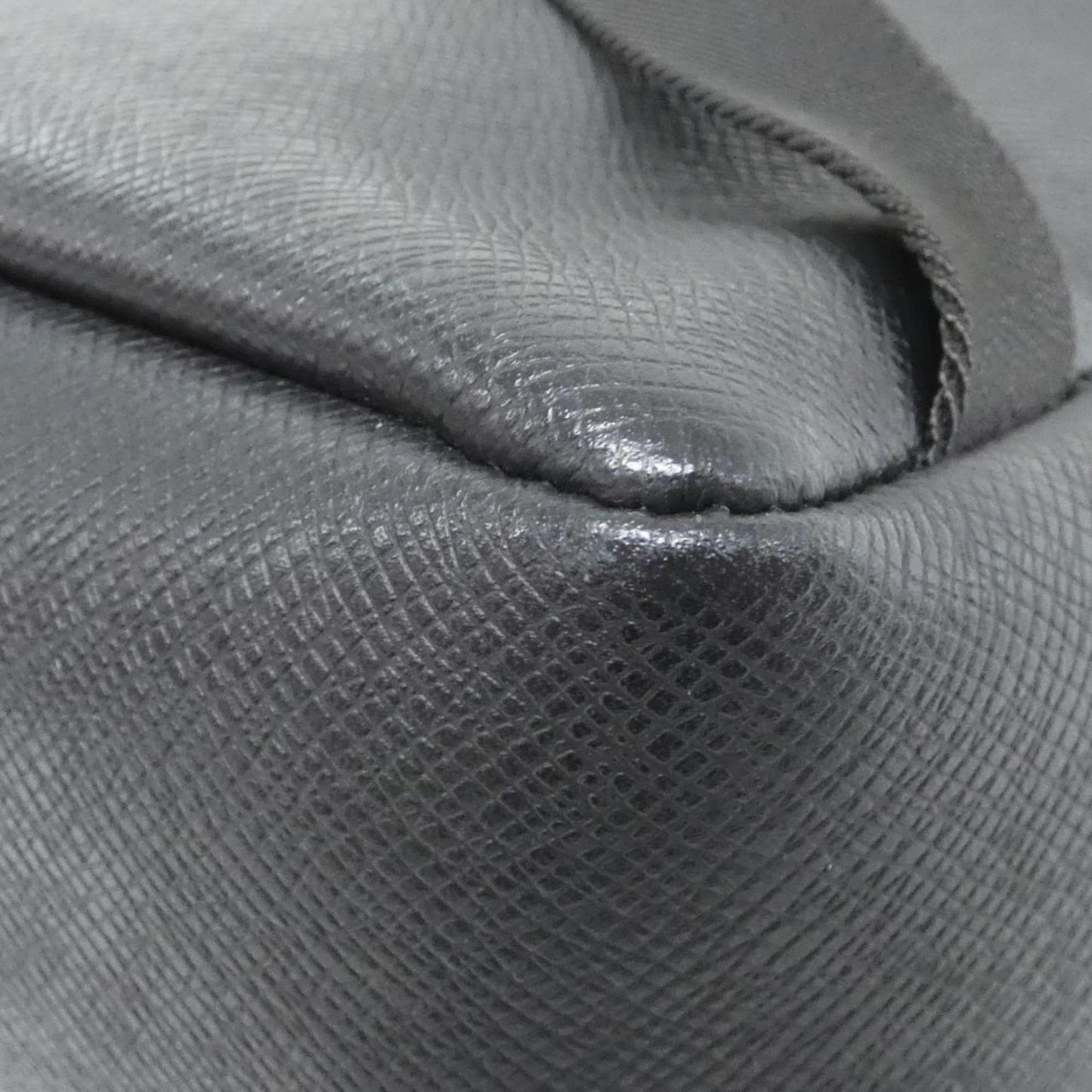 Louis Vuitton Taiga Apollo Backpack M43825