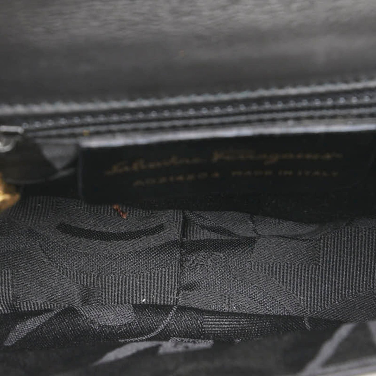 Salvatore Ferragamo Gancini Crossbody Chain Shoulder Bag Aq214204 Black Leather