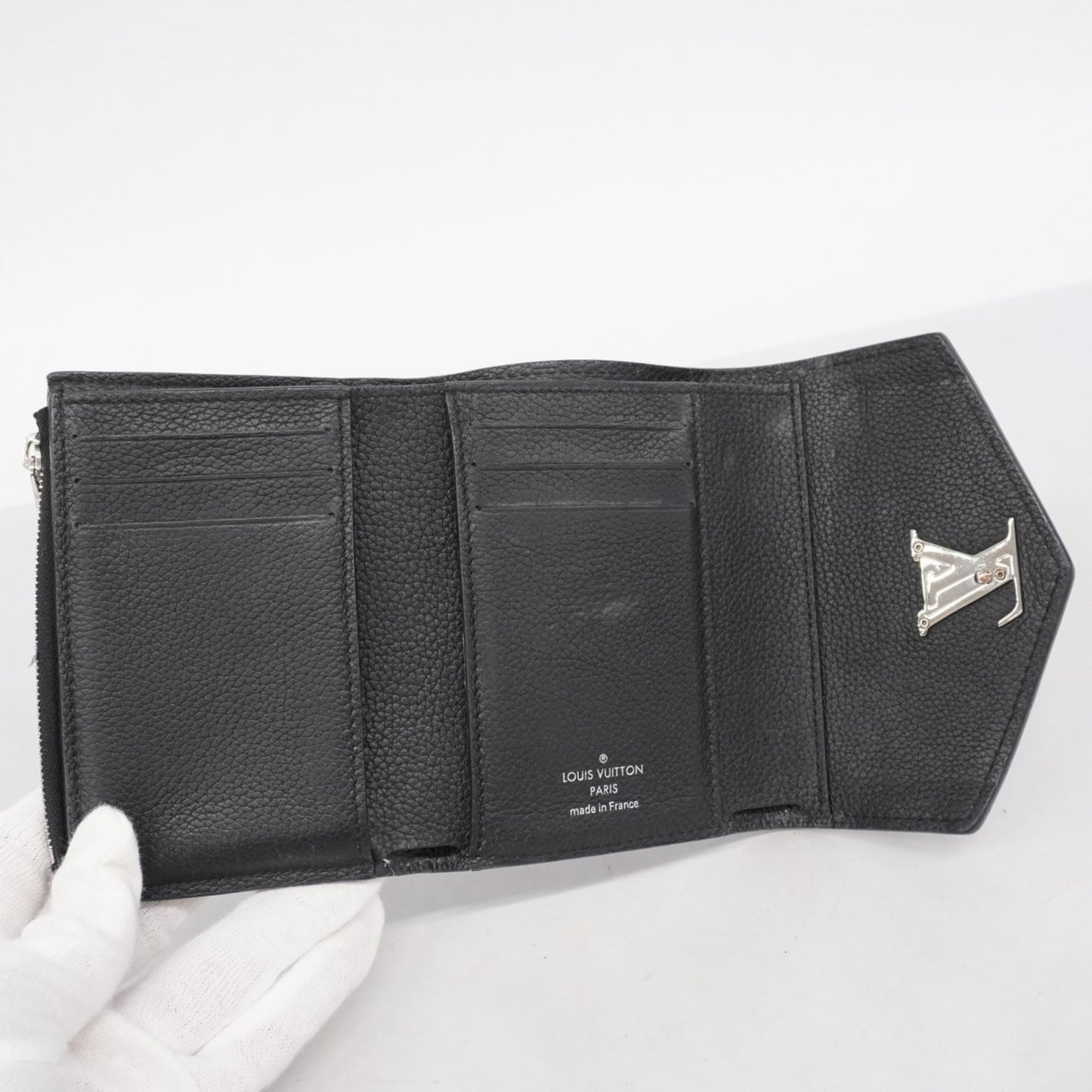 Louis Vuitton Tri-Fold Wallet Portefeuille My Lock Me Compact M62947 Noir