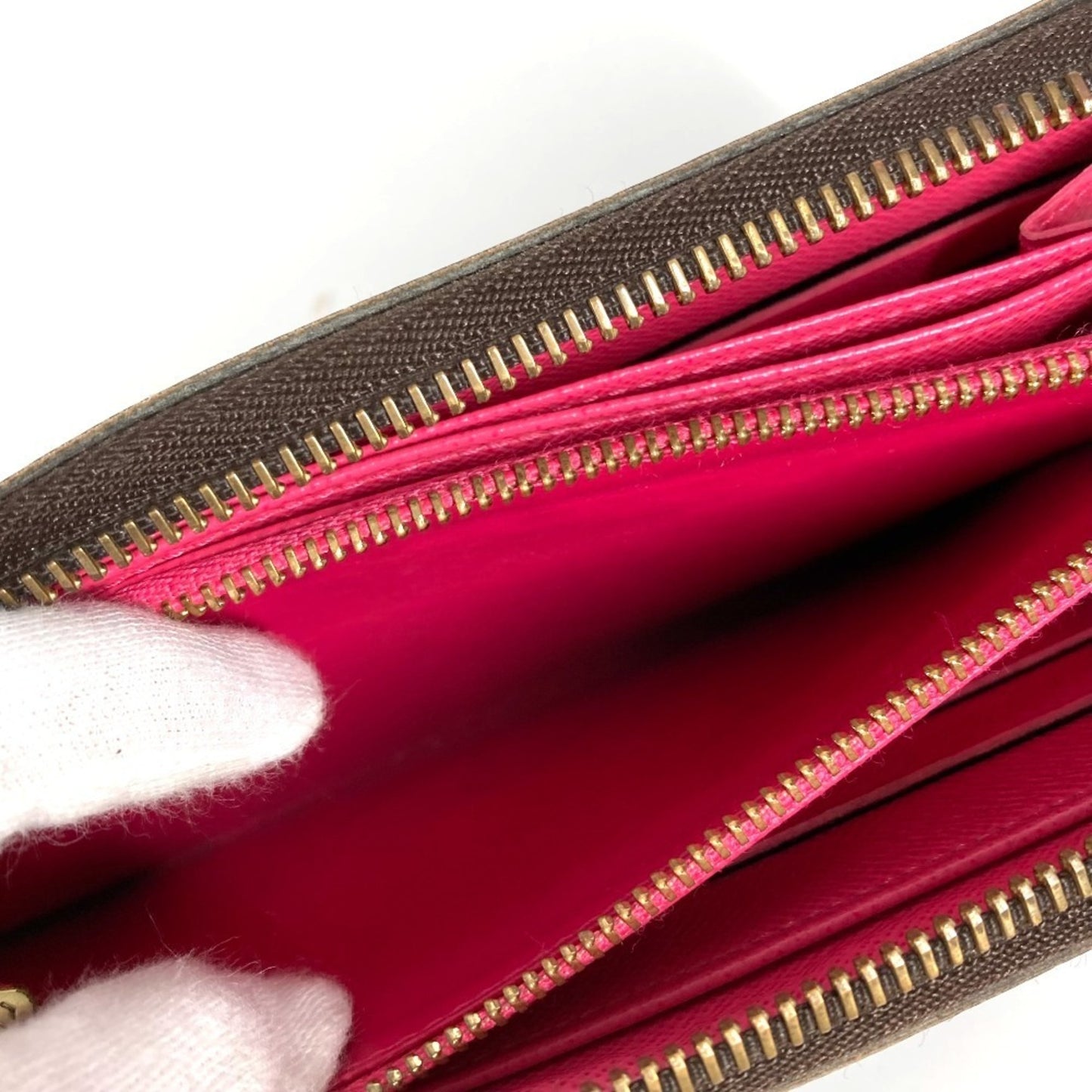 Louis Vuitton M60936 Monogram V Motif Zippy Wallet