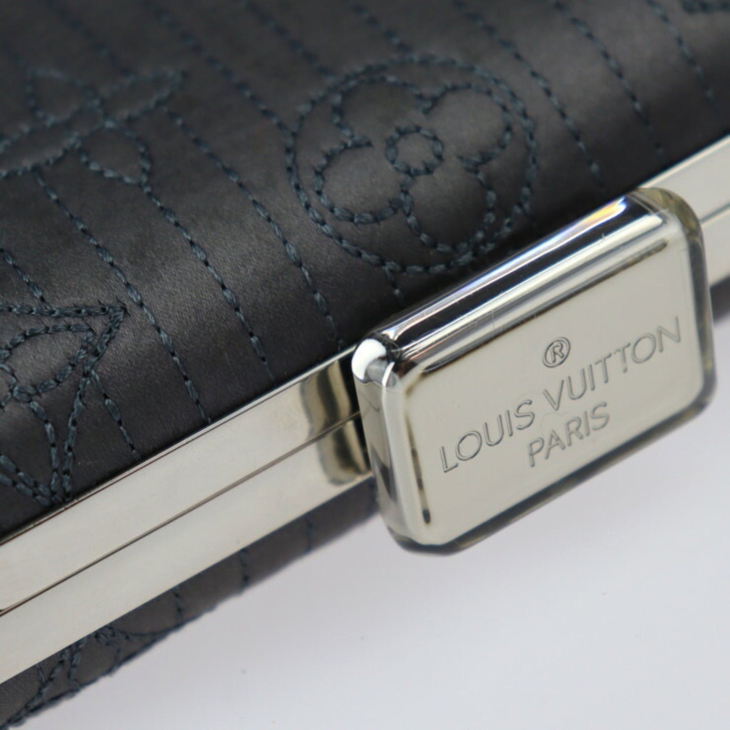 Louis Vuitton Louis Vuitton Minaudire Clutch Bag M95802 Monogram Motard Gray Series Silver Metal