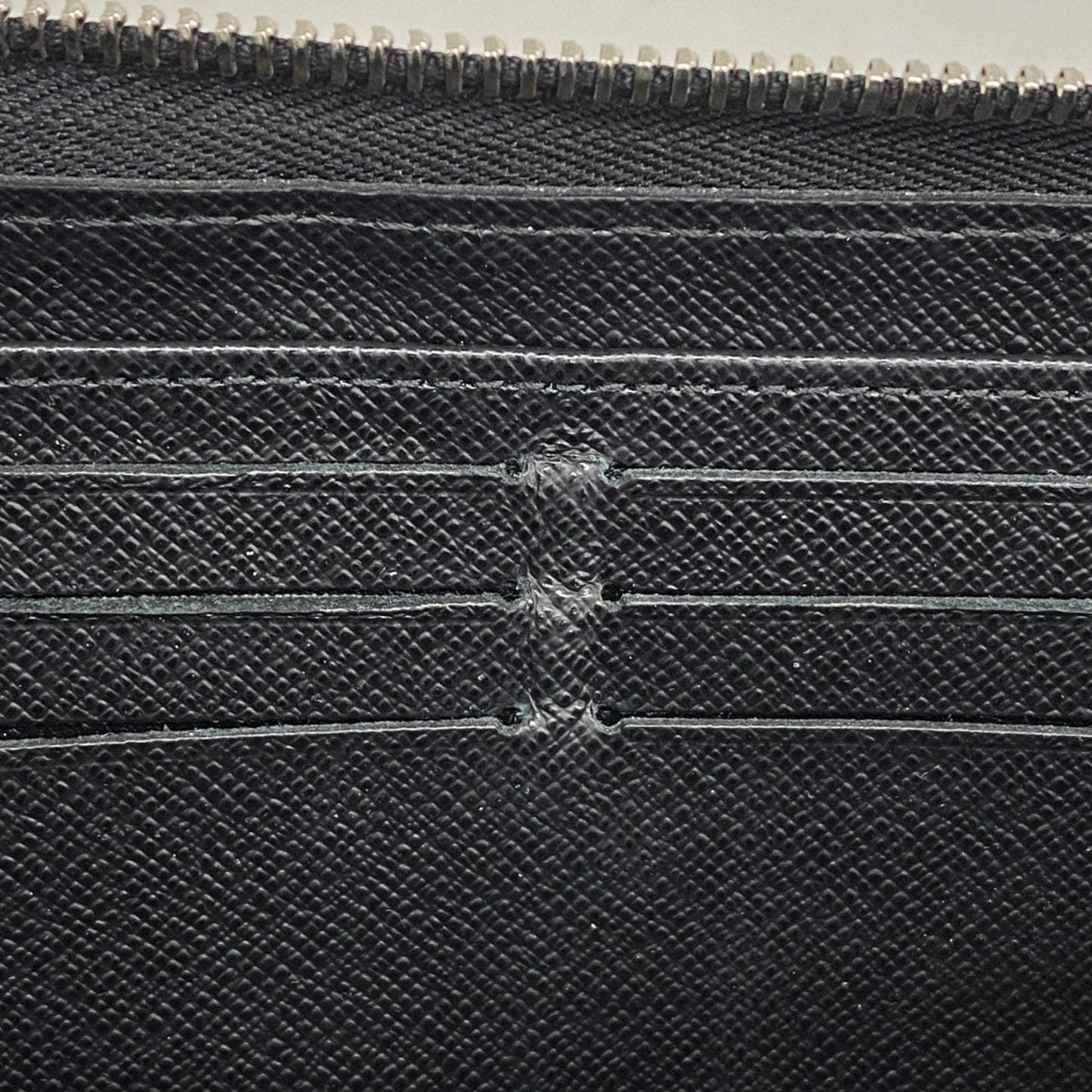 Louis Vuitton Epi Zippy Wallet M61857 Noir