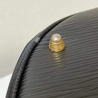 Fendi Vintage Pecan Bucket Handbag In Black