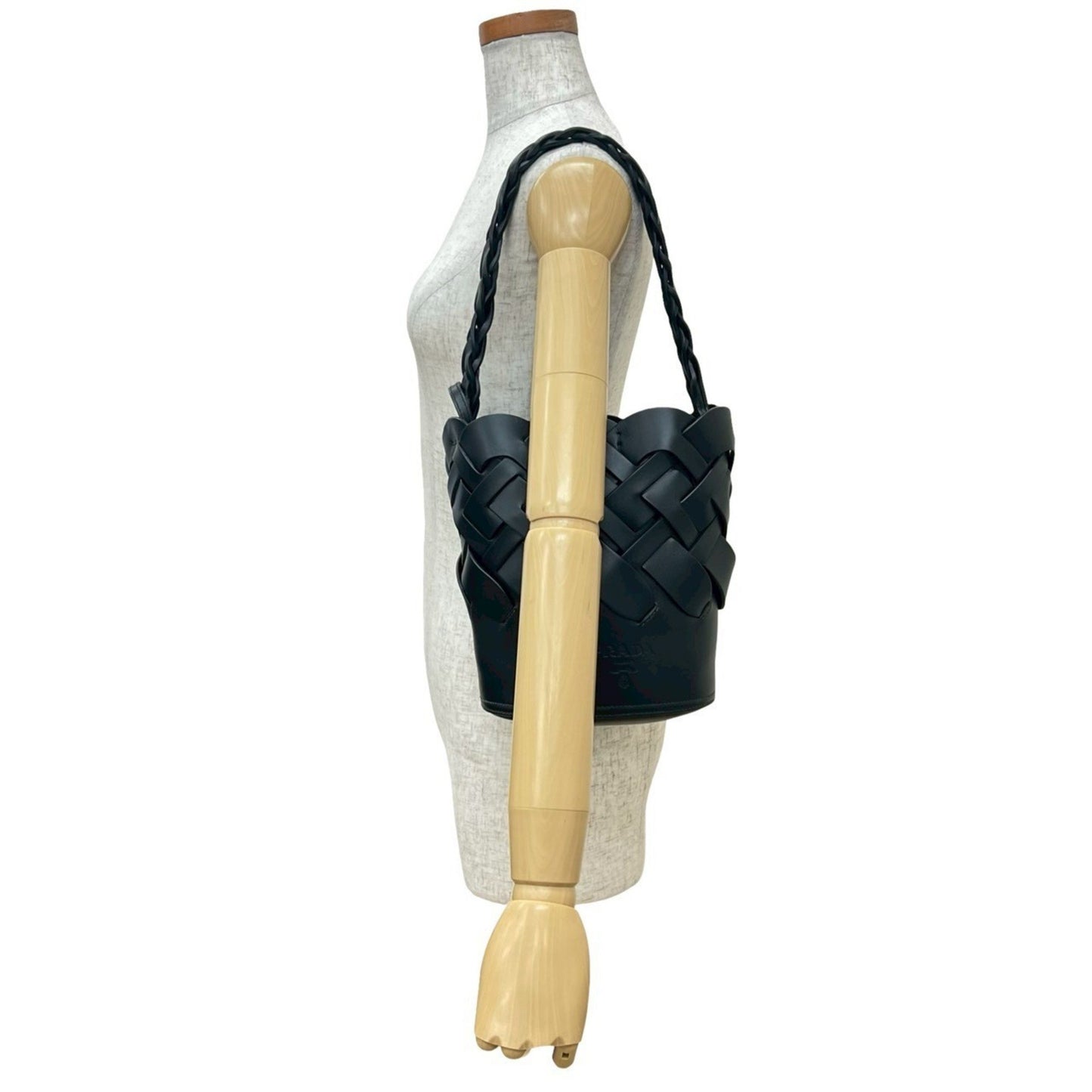 Prada Prada Logo Embossed Mesh Leather Semi-Shoulder Bag/One-Shoulder Bag Handbag Black E40-5