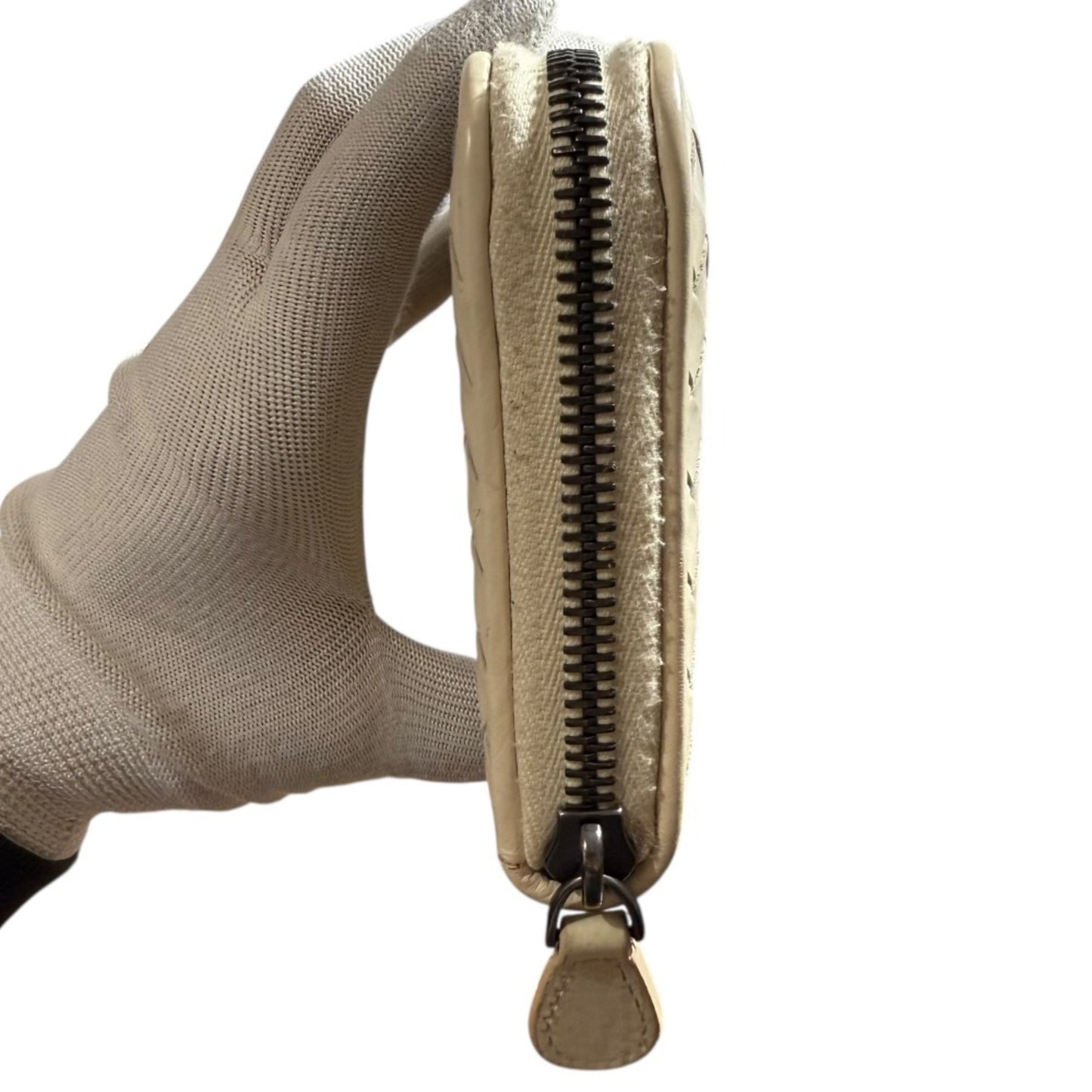 Bottega Veneta Leather Intrecciato Round Zip Long Wallet In Ivory