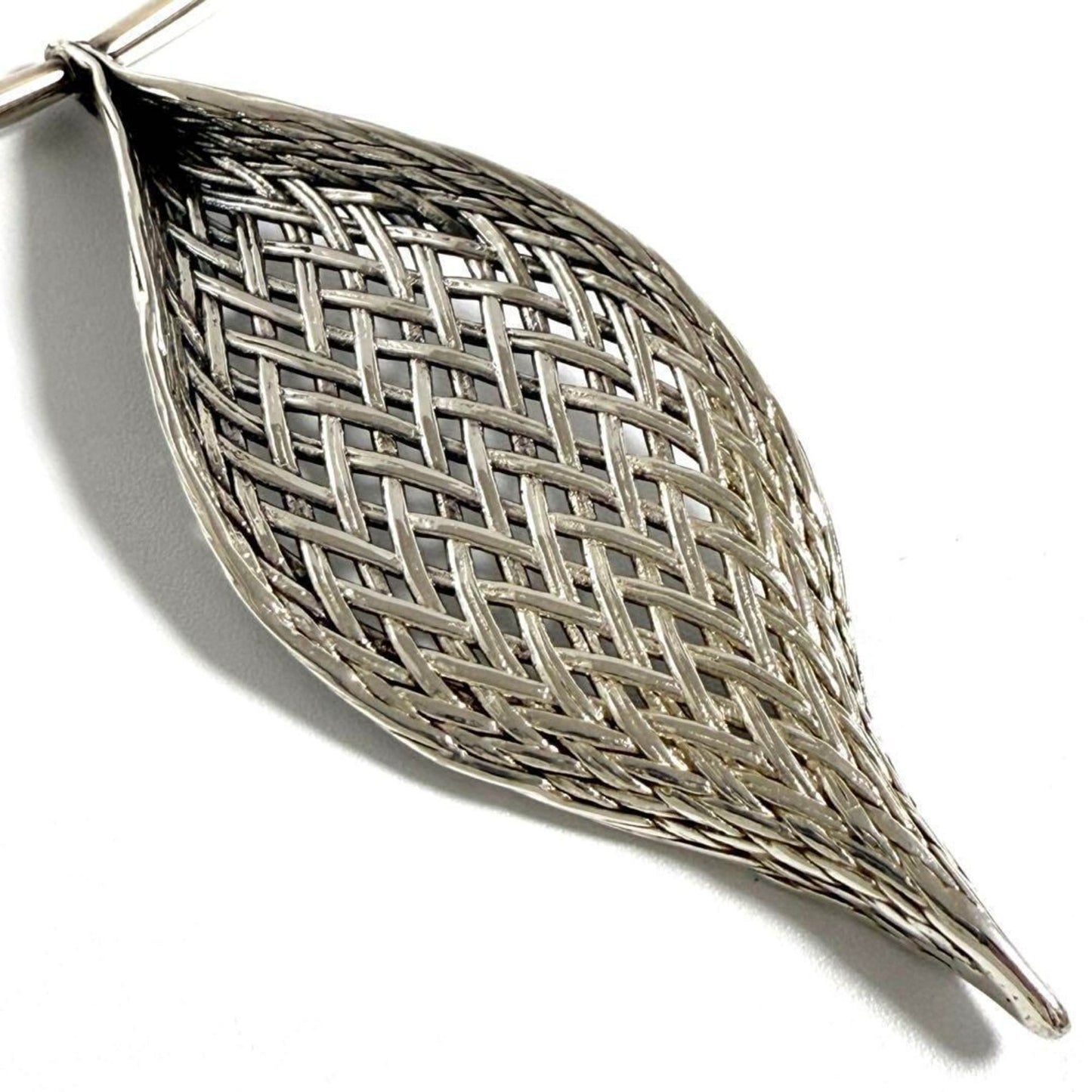 Tiffany Mesh Leaf Pendant Necklace Choker