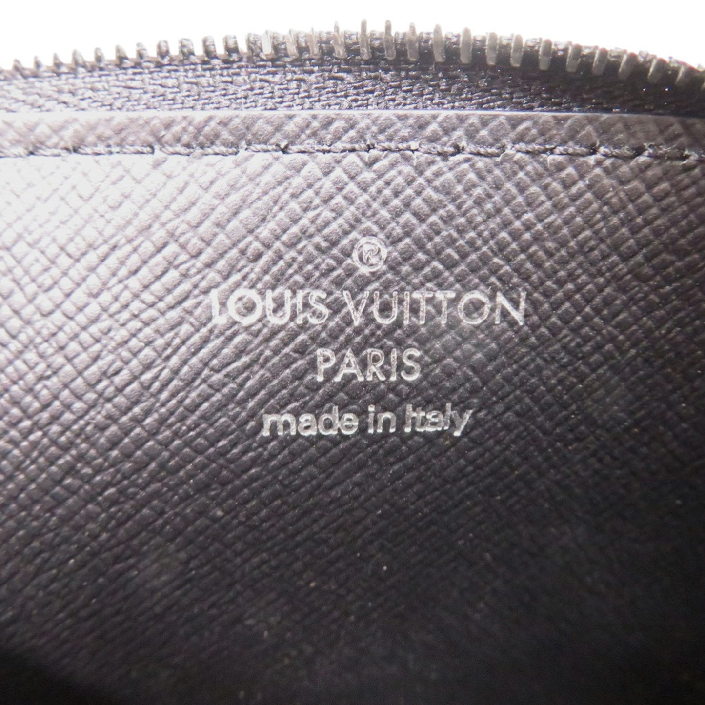 Like New Louis Vuitton Taiga Coin Card Holder In Black