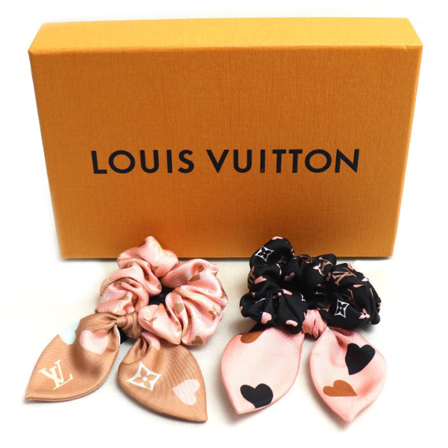 Louis Vuitton Louis Vuitton 2-Piece Set Scrunchie Pink M78431
