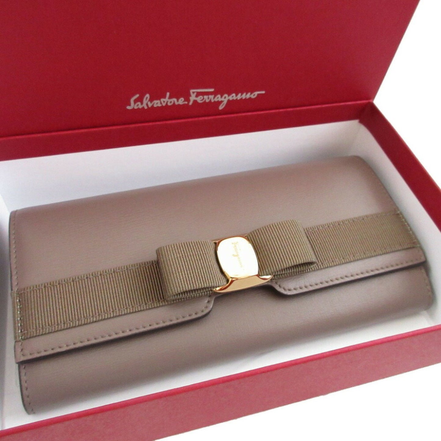Like New Salvatore Ferragamo Vara Ribbon Leather Grey Bi-Fold Long Wallet 0502Salvatore