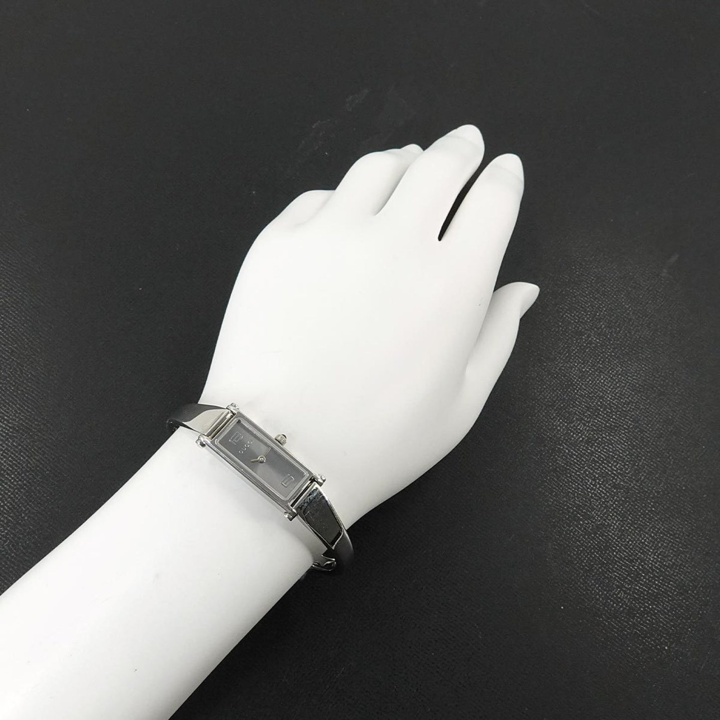 Gucci 1500L Bangle Watch Ya015532