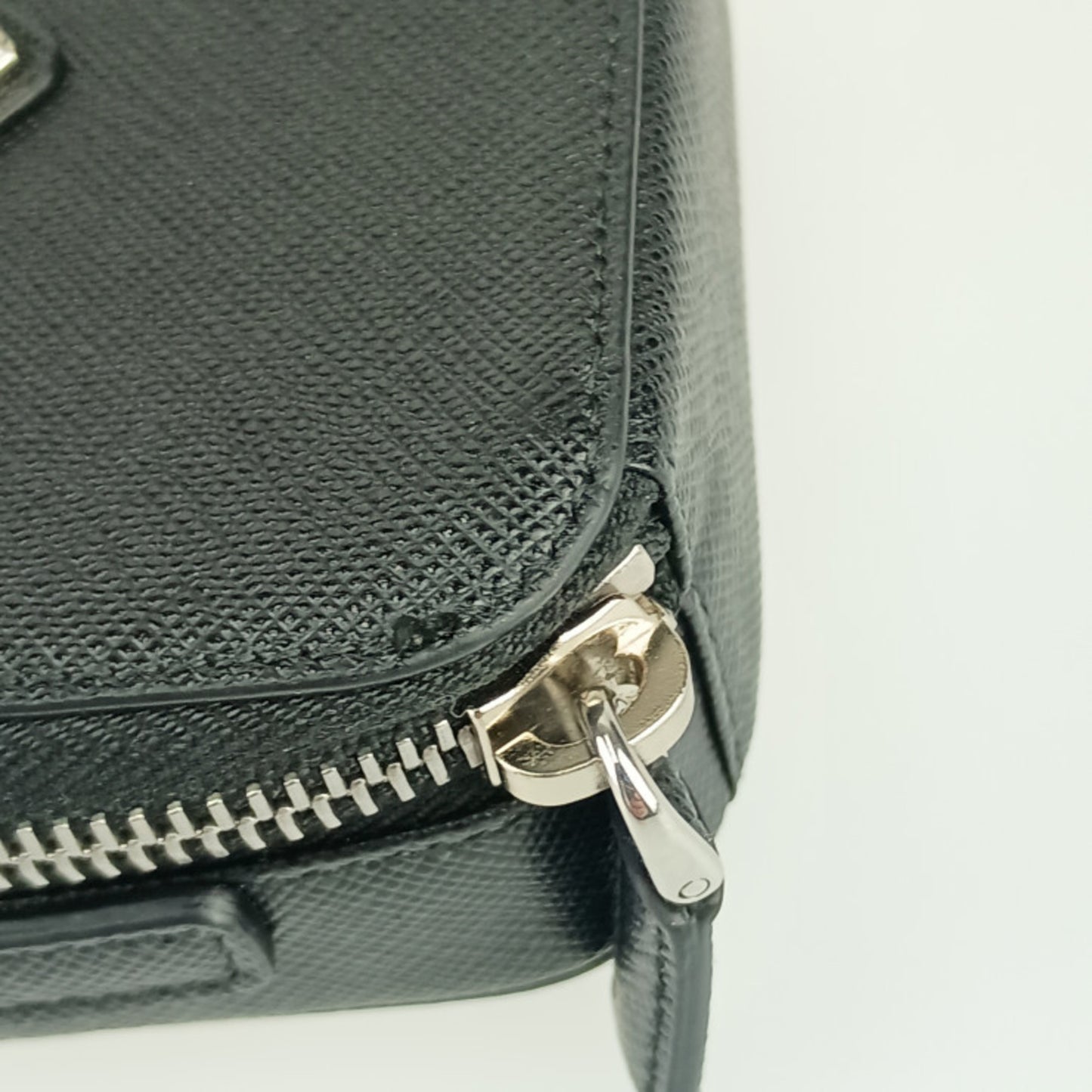 Prada Prada Shoulder Pouch Saffiano Mini 2Tt105 Black Leather
