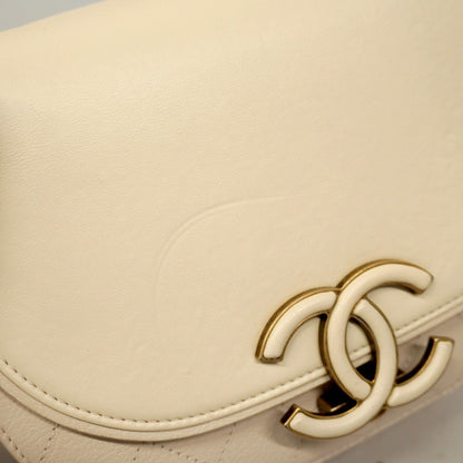 Chanel Matelasse Chain Leather Handbag