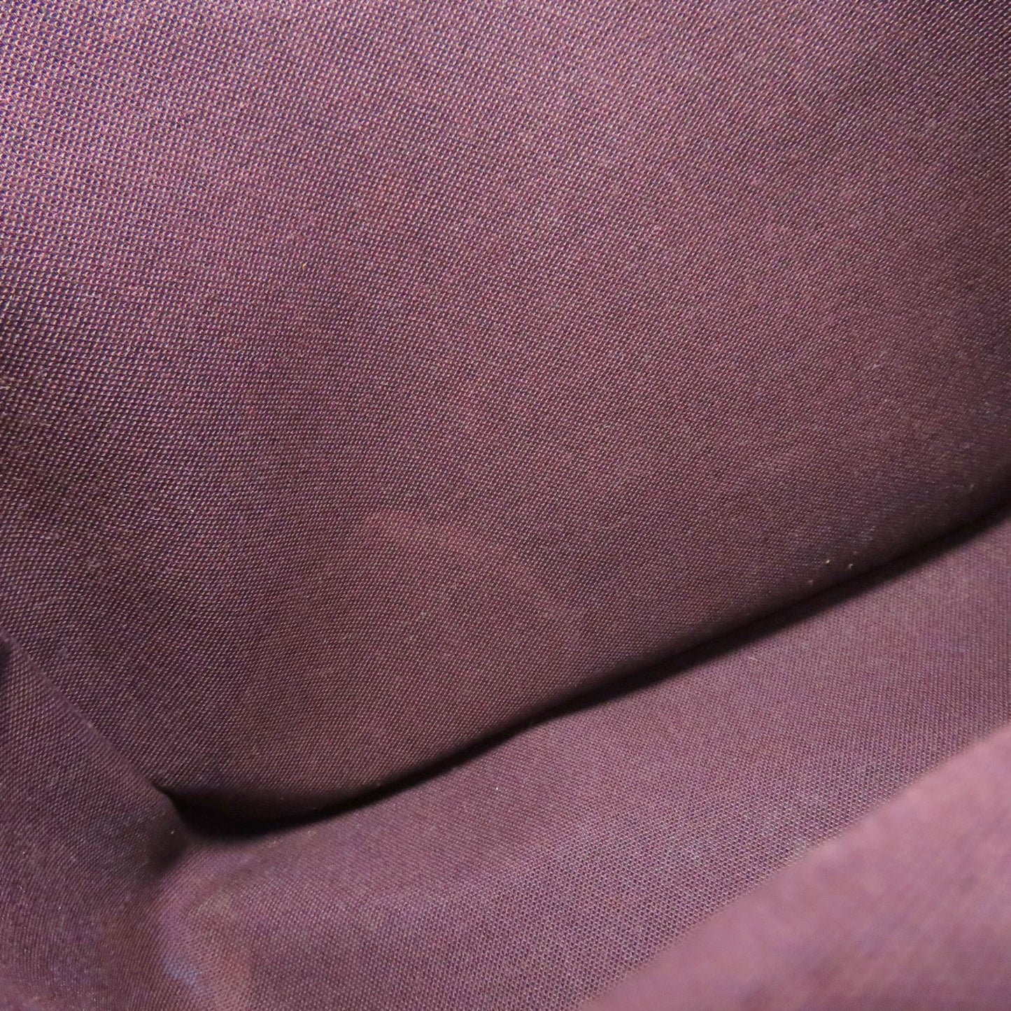 Louis Vuitton M30826 Yaranga Shoulder Bag In Taiga Leather