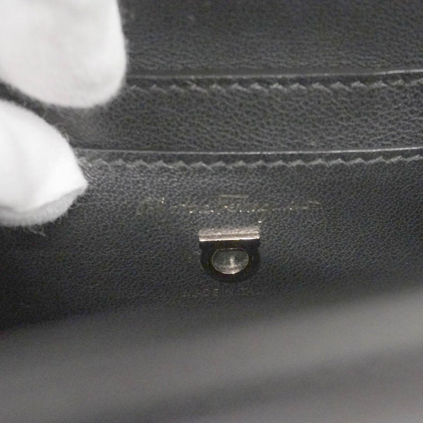 Salvatore Ferragamo Boxy Leather Handbag In Black And Champagne