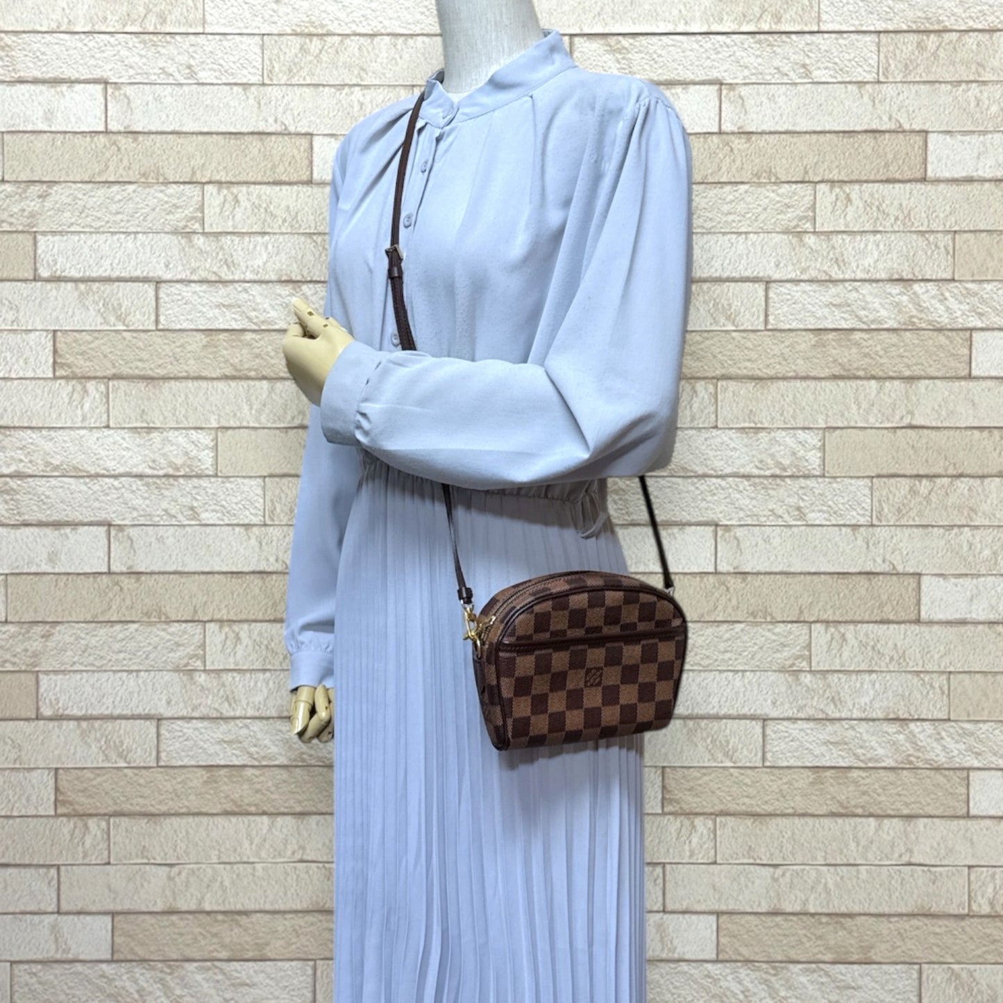 Canvas Louis Vuitton Shoulder Bag Damier