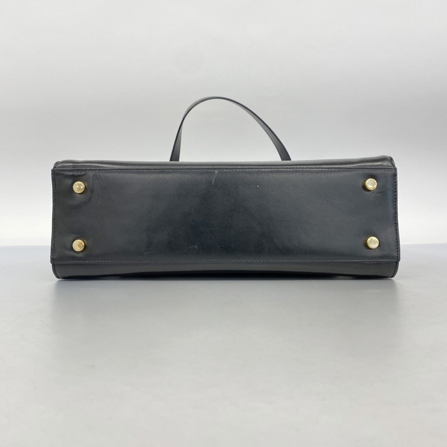 Salvatore Ferragamo Vara Shoulder Bag In Black Leather