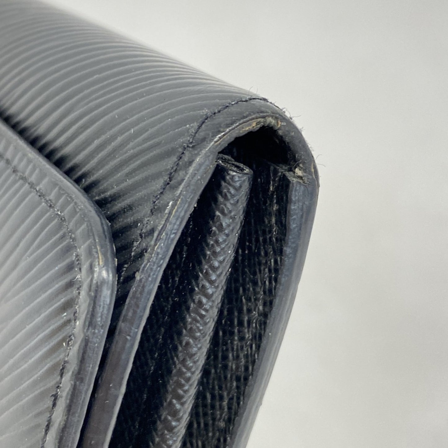 Louis Vuitton Epi Portefeuille Twist Long Wallet M68309 Noir