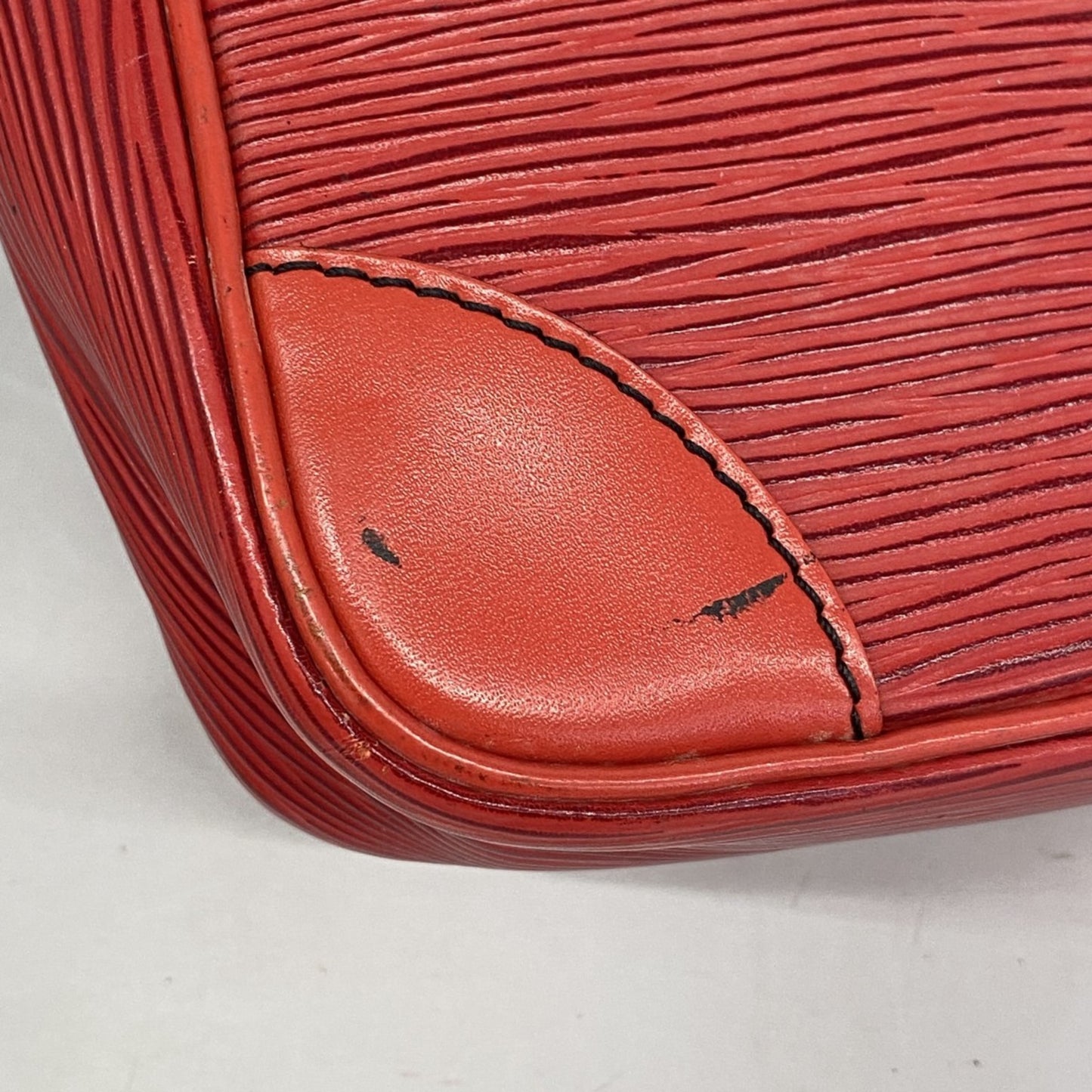 Louis Vuitton Epi Danube Shoulder Bag M45637 Castilian Red