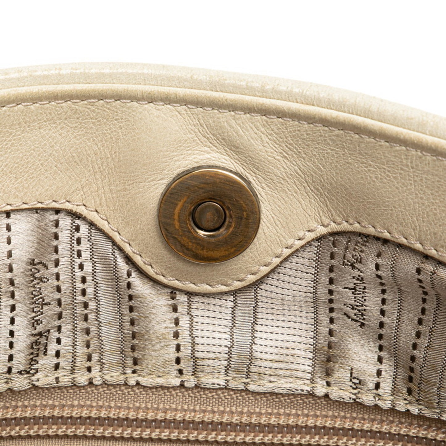 Salvatore Ferragamo Gancini Handbag Au-21 B380 White Leather