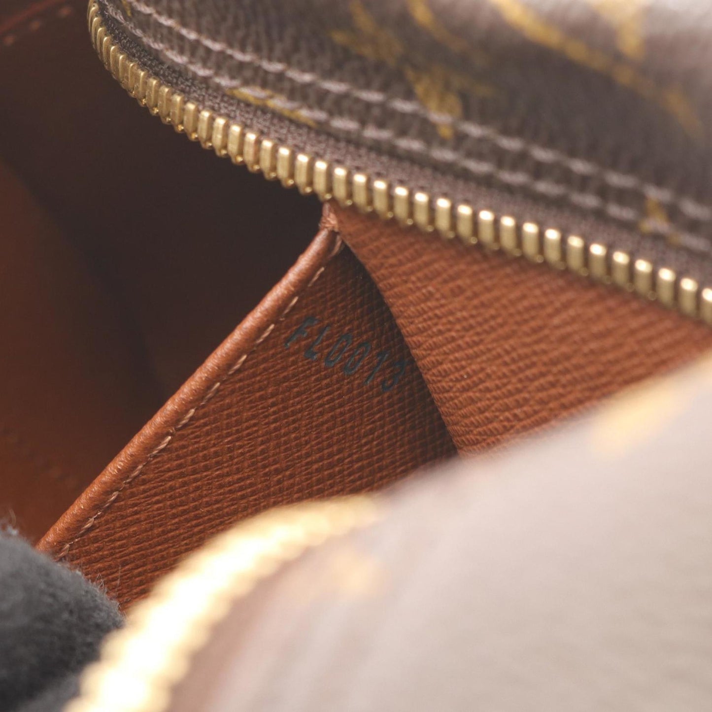 Louis Vuitton Cite Mm Shoulder Bag