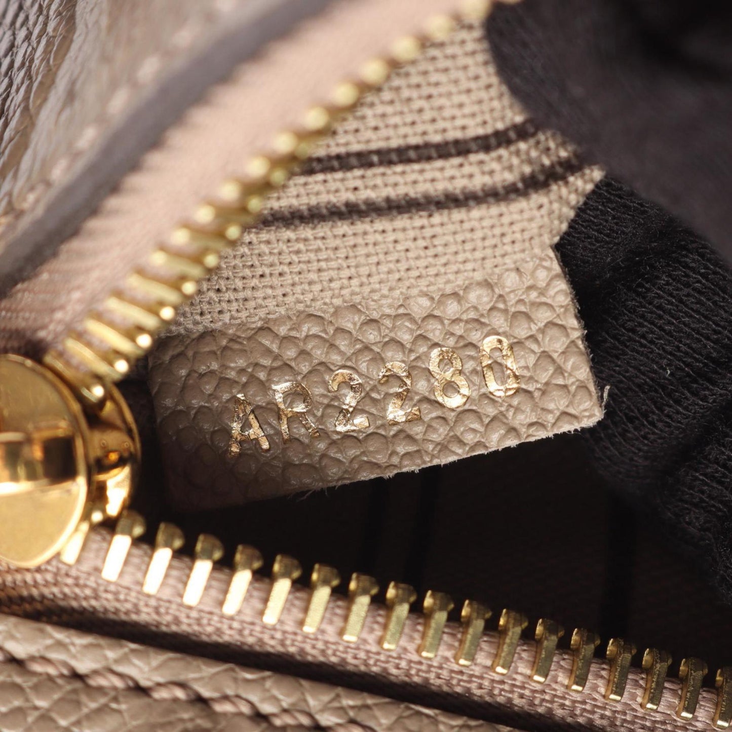 Louis Vuitton Pochette Metis Mm Monogram Empreinte Tourterelle Handbag