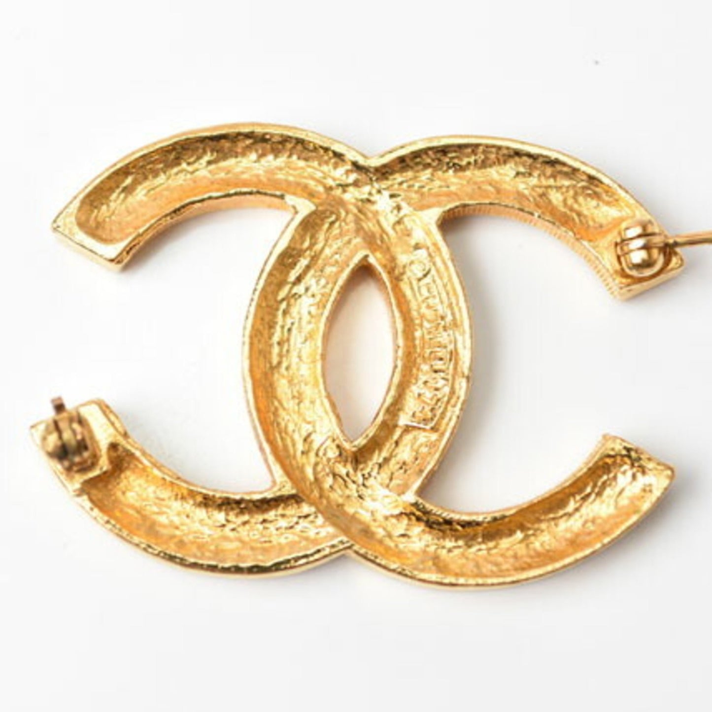 Chanel Brooch Pin Here Mark Rhinestone Gold