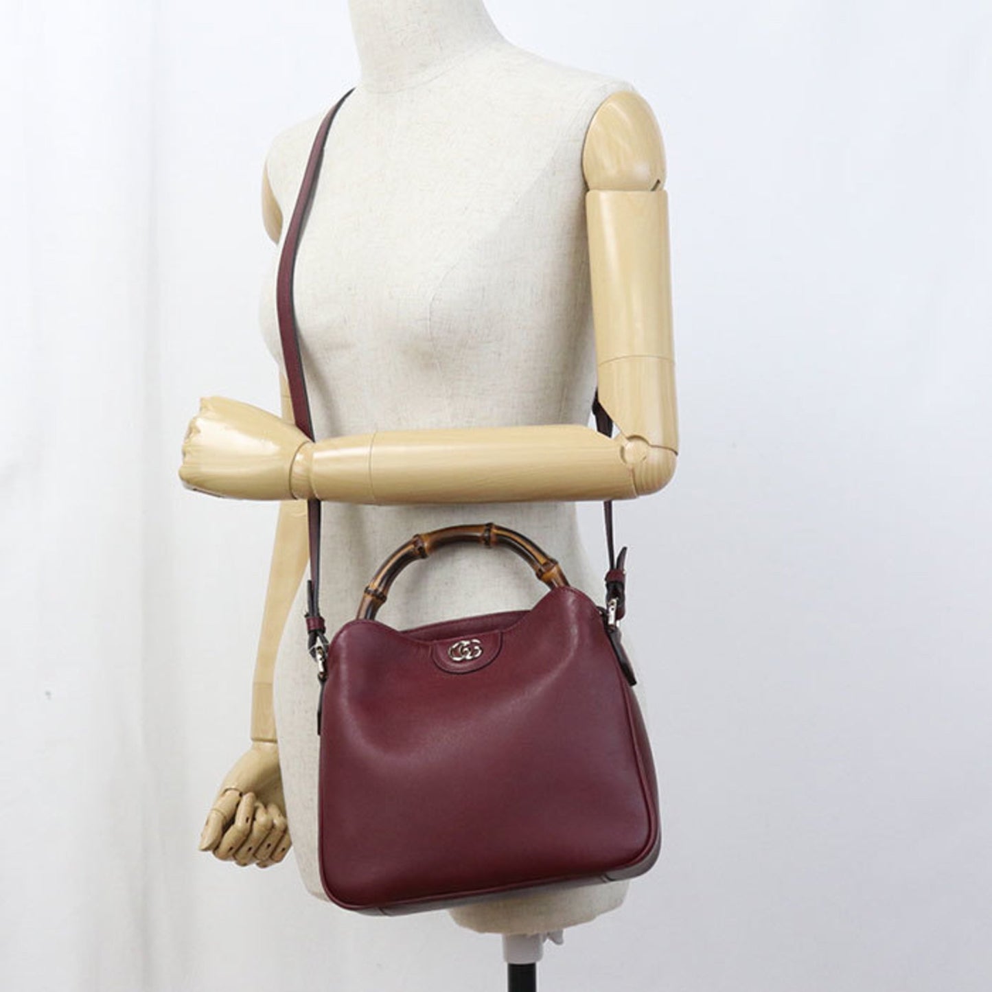 Gucci Diana Small Shoulder Bag (799865) For Women