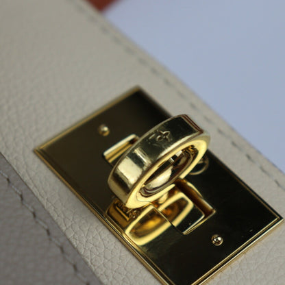 Louis Vuitton On My Side Mm Monogram Tuftage Handbag M53825 Calf Leather Gale Tote Bag Shoulder