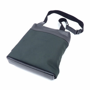 Louis Vuitton Taiga Beluga Shoulder Bag