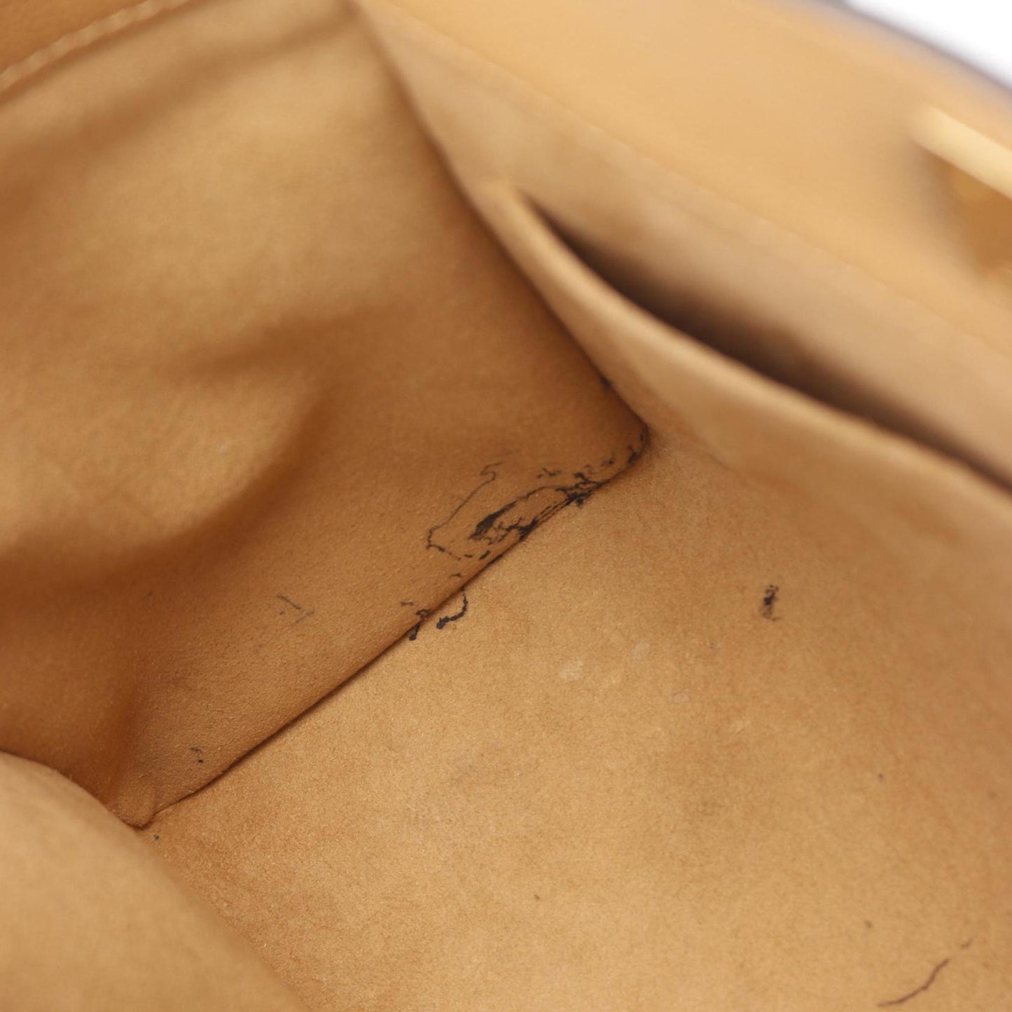 Louis Vuitton On My Side Mm Handbag