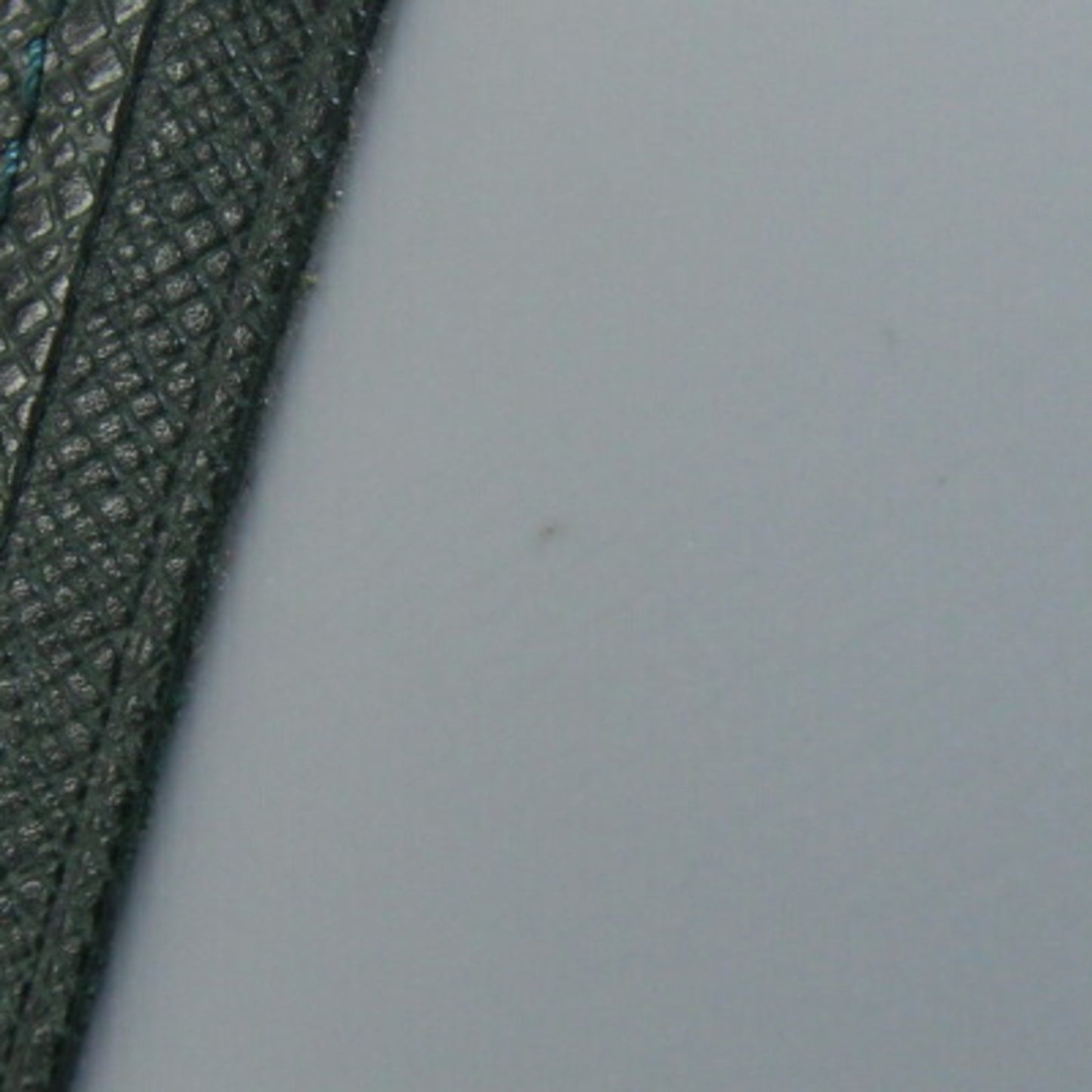 Louis Vuitton Pass Case Taiga Porto 2 Cult Vertical M30494 Episea Card Dark Green