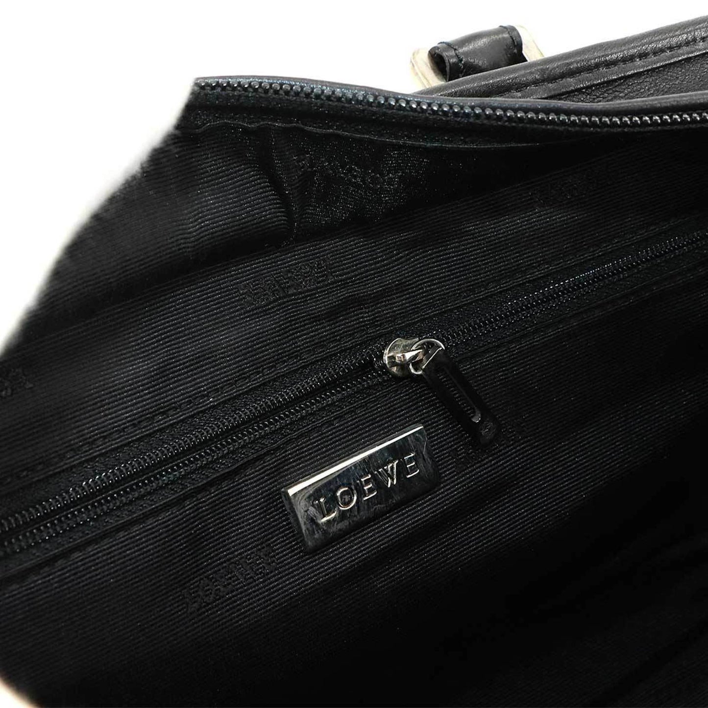 Loewe Amazona 28 Handbag In Black Leather